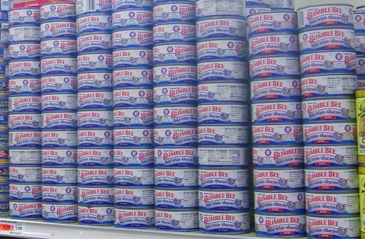 Yum yum Bumble Bee Tuna... cans are getting recalled.