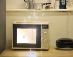 microwaved-wine-box-explodes.jpg