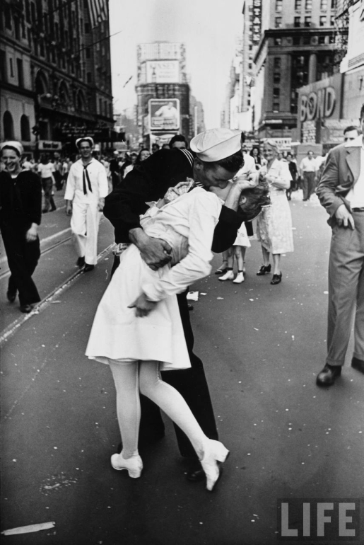 famous times square kiss. famous Times Square,